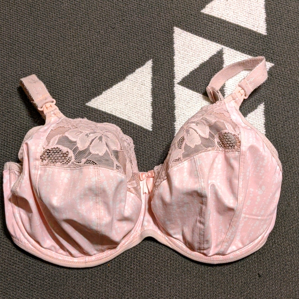Elomi Molly Blush Nursing Bra US-34K, UK-34H.